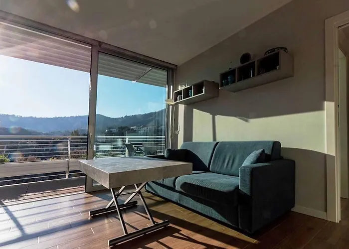 Exclusive With Sea View Apartment Alassio