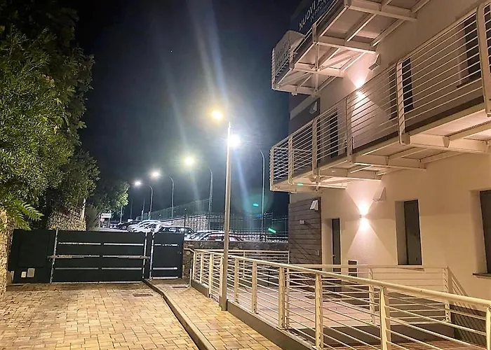 Exclusive With Sea View Apartment